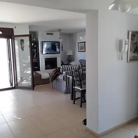 With 4 Bedrooms In Roche, With Pool Access, Furnished Garden And Villa Conil De La Frontera